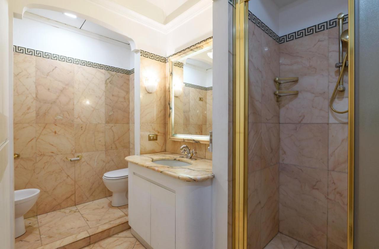 Luxury Galleria Apt - Milan Duomo Buitenkant foto